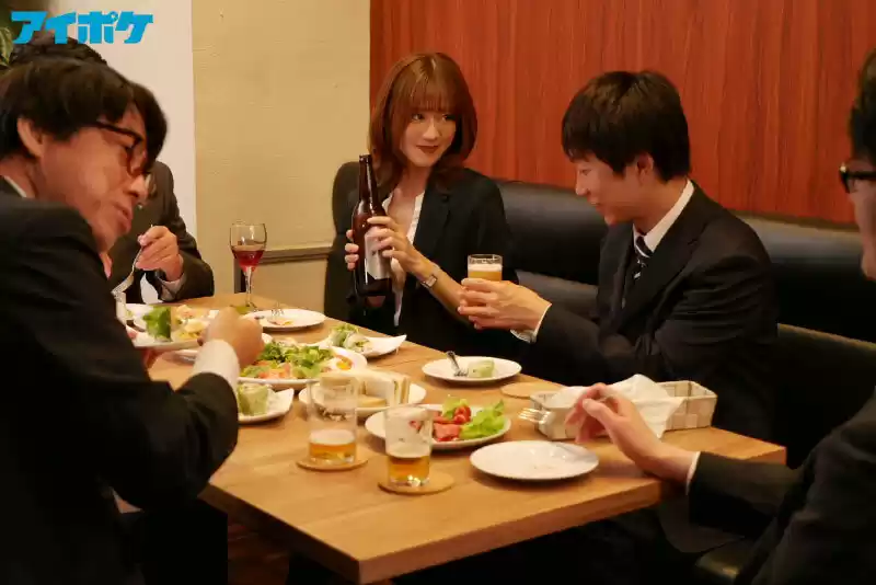 「ホテルで休憩しよっか?」 新入社員歓迎会で酔いつぶれた僕が会社の受付嬢に逆お持ち帰りされ朝まで精子搾り抜かれた一夜。 希島あいり