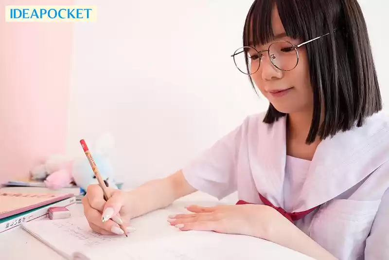 ロリ美少女輪● クラスメイト全員に嫌われ廻された小さないじめられっこ。 日向由奈