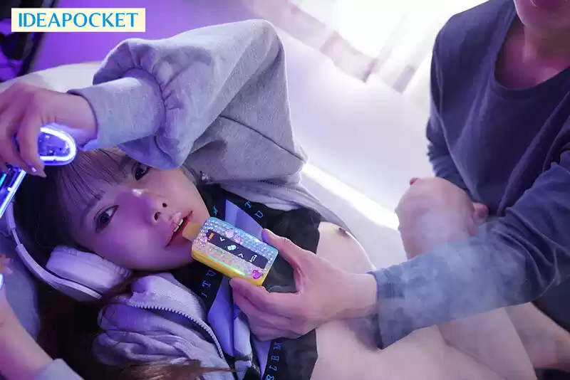 ちょっと嫌なことがあっても 「俺しかリア友がいないネットで知り合った引きこもり美少女ゲーマーとドエロいキメセクしてるしな」 ってなる 佐々木さき