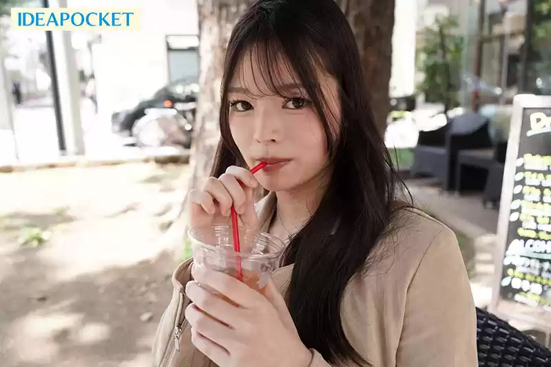 ミステリアスな瞳が特徴的な元恋愛禁止アイドル中出しAVデビュー 現役時代隠し通していた165cm 45kg Icupのスタイルが凄すぎた。 秋瀬りり