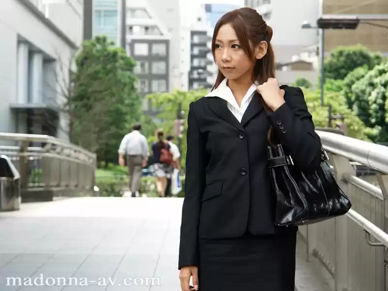 人妻オフィスレディ凌● 新城美稀