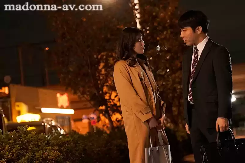 月9ドラマのような運命的な出会いからスタートした不倫関係、しかし早漏なのがバレて何度も何度も強●中出しさせられた情けない僕。 木村穂乃香