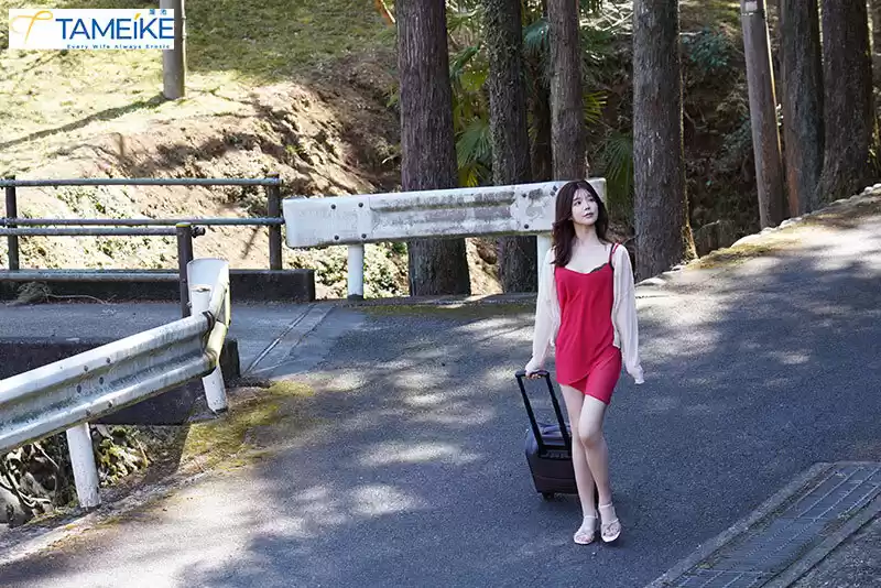 田舎に帰省して元カレとの野生接吻で覚醒（エクスタシー）する人妻ー。 和香なつき