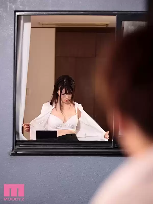 寮の向かい部屋は僕の憧れ巨乳女教師 こっそり覗きを楽しんでいたがバレてしまった日から…まさかのオッパイ誘惑がエスカレートして我慢できず勃起チ○ポを見せつけた 辻井ほのか
