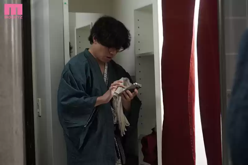 鬱勃起NTR 最胸Jcupグラドル彼女のスマホを覗いただけなのに… セクハラ社長の絶倫ピストンにイキ狂い、マ○コから逆流精子溢れる胸糞ハメ撮り衝撃映像。 五条恋