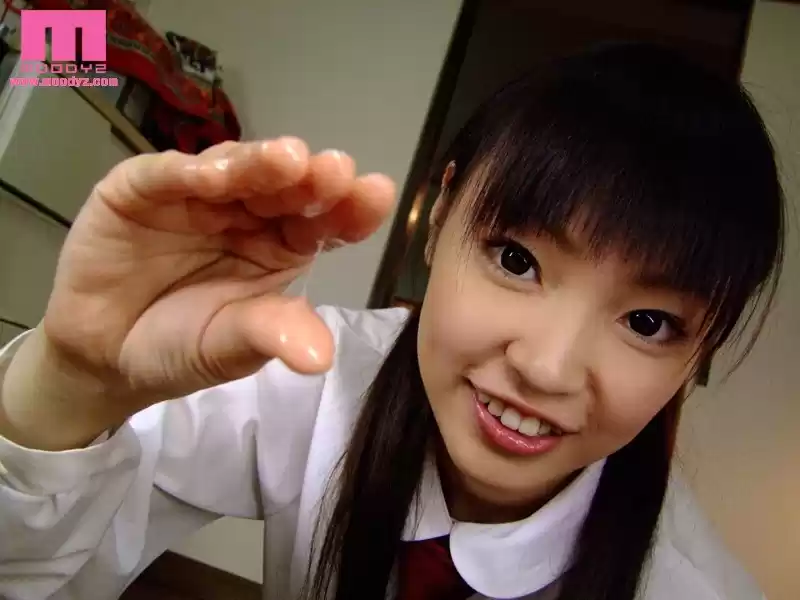 ある日家に帰ると…突然女子校生がいた！ 福音未来
