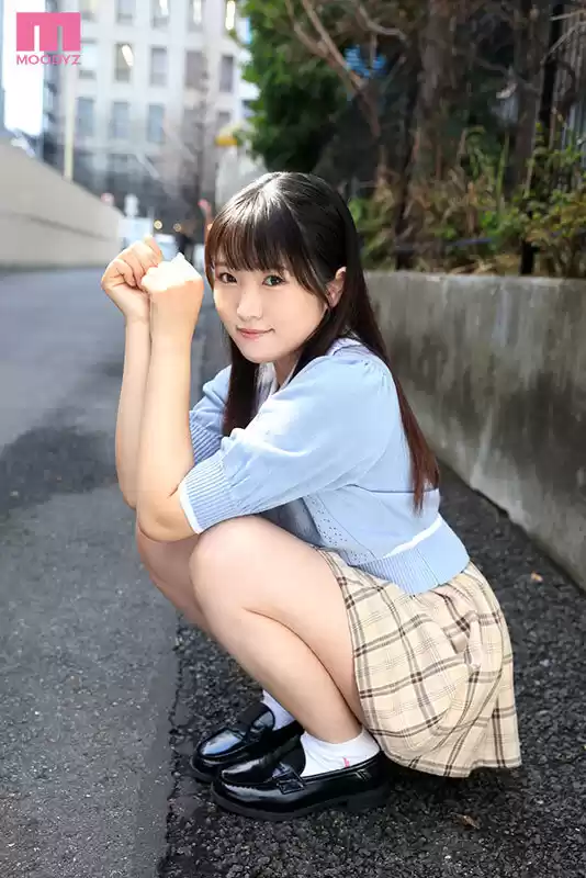148cm無垢な少女はネットリ舐めイカせてくれるスケベおじがだいすき 華奢なカラダが大痙攣アへ顔大絶頂AVデビュー 美月結衣