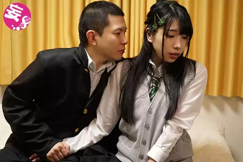 両想いだった幼馴染がクラスのチャラ男に寝取られ、中出しされまくるお話 あずみひな