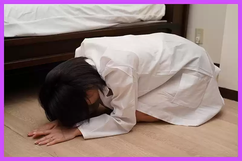 難攻不落のガードつよつよ人妻薬剤師 精神年齢低いザコザコ同期に堕とされ生ハメ生中出し 虹村ゆみ