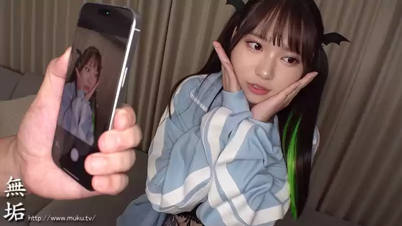 私、頑張って売れたいですっ♪ 人気者になりたいアイドル美少女が、明るく笑顔で内緒のオフパコ枕営業 咲月ひな