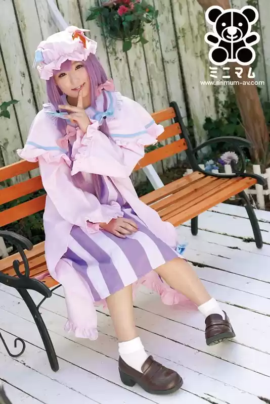 某同人DLサイトで超大人気 143cm Eカップ 本物コスプレイヤーAV解禁。 あず希