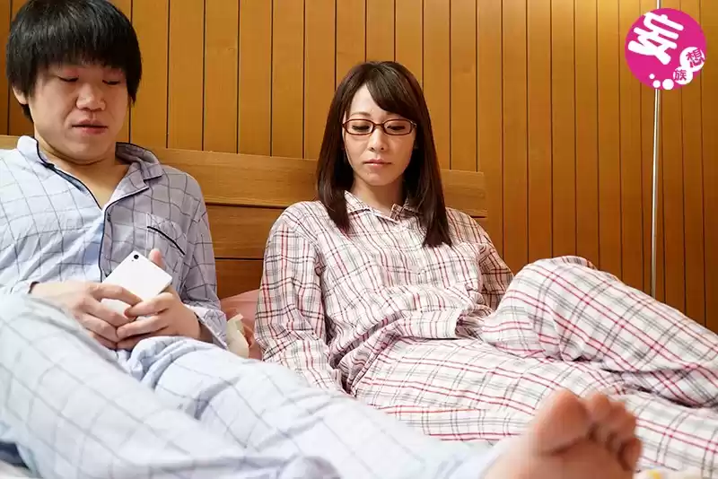 【悲報】NTR 結婚3年目、同期で部下の男と妻は不倫しています。どうやら最近ごっくんに目覚めたようで… 桃瀬ゆり