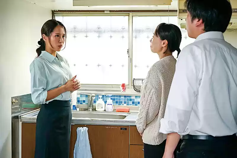 法事の女 帰郷した都会の人妻が田舎暮らしで悶々とした男達のイキリ立つ巨根の餌食に… 通野未帆