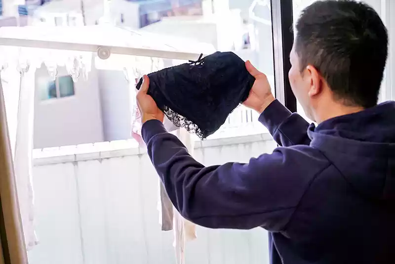 デカチン近親相姦 息子の硬くソリ返るズル剥けチ●ポにねとられた母 一場れいか