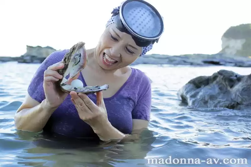 海女 あら波に揉まれた母さんの胸 暮町ゆうこ