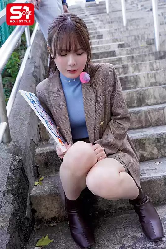 周りに人がいるから恥ずかしい！けど…気持ち良すぎてイッちゃう！ こんなキレイな女子だからこそ極限まで下品に大羞恥イカセ50シチュエーション（電車・教室・会社・テレビ局等）8時間