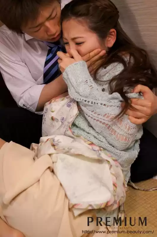犯●れた美人妻 ～夫の目の前で徹底凌●～ 小川あさ美