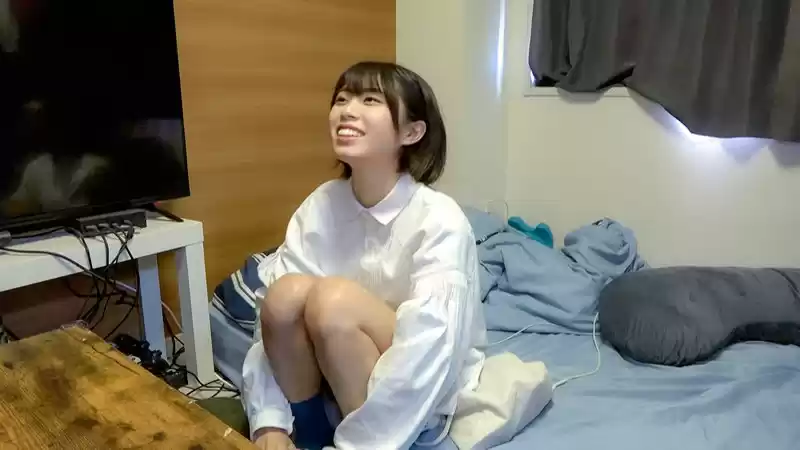 1K中出し部屋呑みドキュメント 汗だく本気せっくちゅするロ●界の新星 佐野なつちゃん