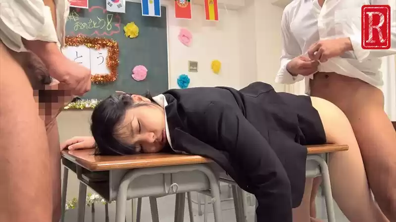 婚約者は女教師 「謝恩会DVD」 寿退校しボクと結婚する彼女の教え子生徒たちから送られてきたDVD