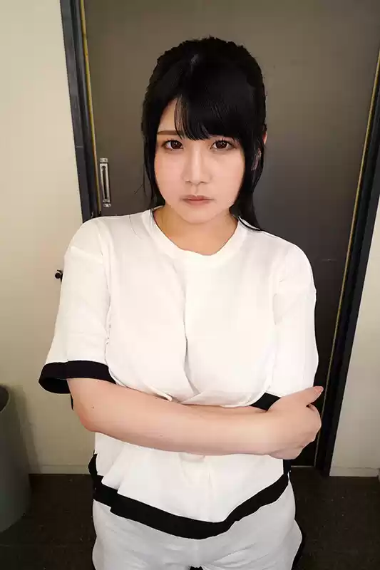【VR】いつも超塩対応なのに満月の夜だけHカップ爆乳パイズリでフルチャージした精子をたっぷり中出しさせてくれる僕のツンデレ彼女 羽月果音【8K】