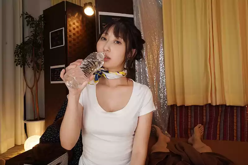 【VR】ガンギマリエステ 媚薬で乳首ビン勃ち!ヨダレをたらしながら欲しがるので生で何度も中出し! 山下紗和【8K】