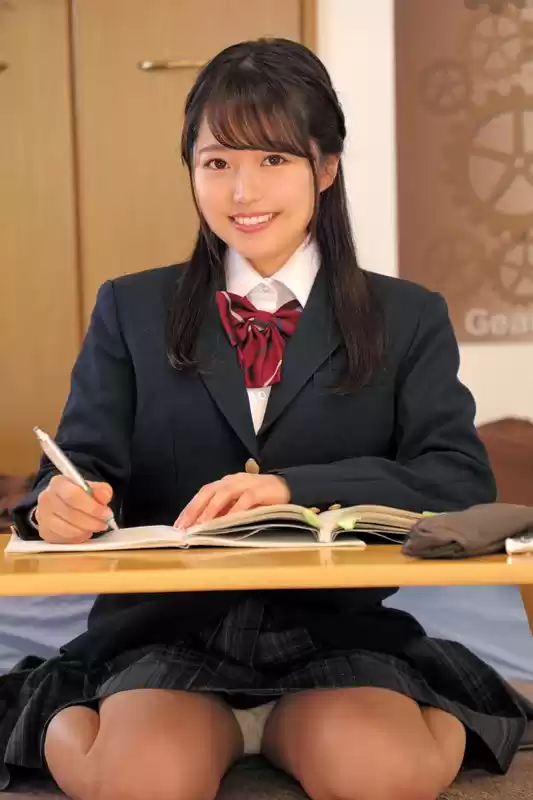 【VR】HQ超激的高画質 付き合った彼女が初めて家にやって来て、親がいないから今日エッチしてしまうのか？とお互い緊張しつつも、ようやくエッチな雰囲気に！処女だと思っていたら実は超敏感女子で痙攣しまくるほどイキまくるVR 宮沢ちはる