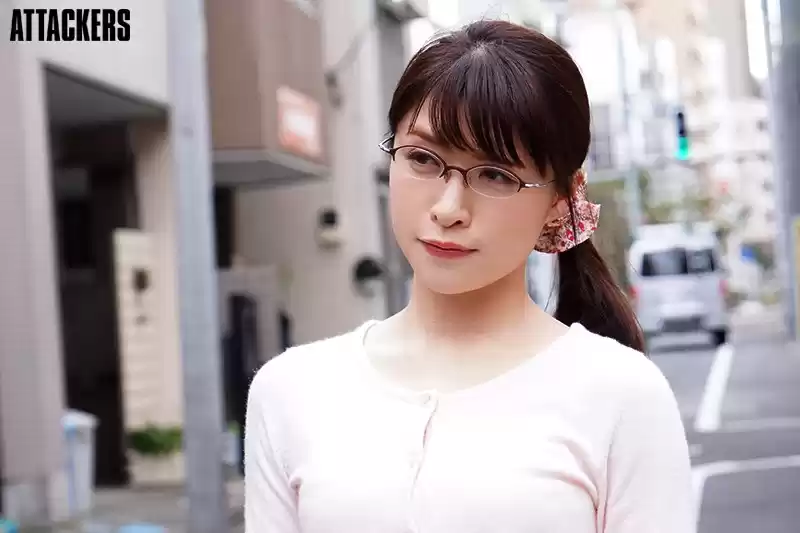 性欲旺盛な肉体労働者に犯●れた人妻 琴井しほり
