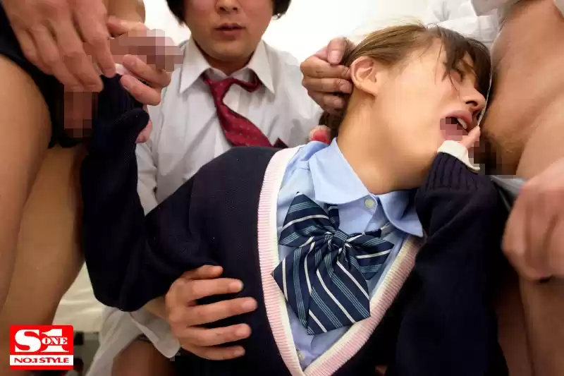 犯●れた女子校生 永遠に続く悲劇の舞台 伊東紅