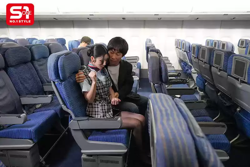 客の少ない深夜便は美しい客室乗務員の性的賠償フライト 七ツ森りり