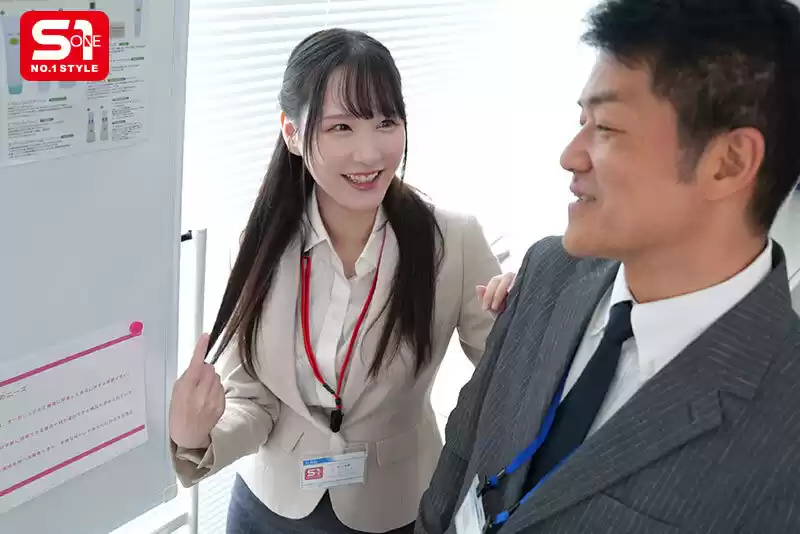 大好きな彼女は 僕の上司、同期、後輩… 誰にでも股開く 社内共有マ●コでした。 でも…悔し勃起しちゃう無様な僕。 村上悠華