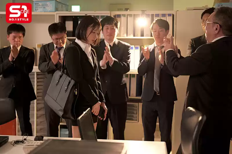 真面目な女子社員‘兒玉’さんがまさかのノルマ未達成！ペナルティのノーパン勤務に恥じらう姿がエロすぎる！ 兒玉七海