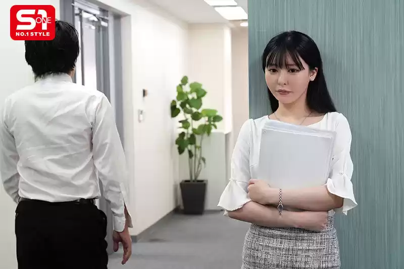 二回り年下の清楚かわいい部下は既婚者の私を狂わせる魔性のおじさんキラーで更に性欲モリモリだったんです。 黒島玲衣