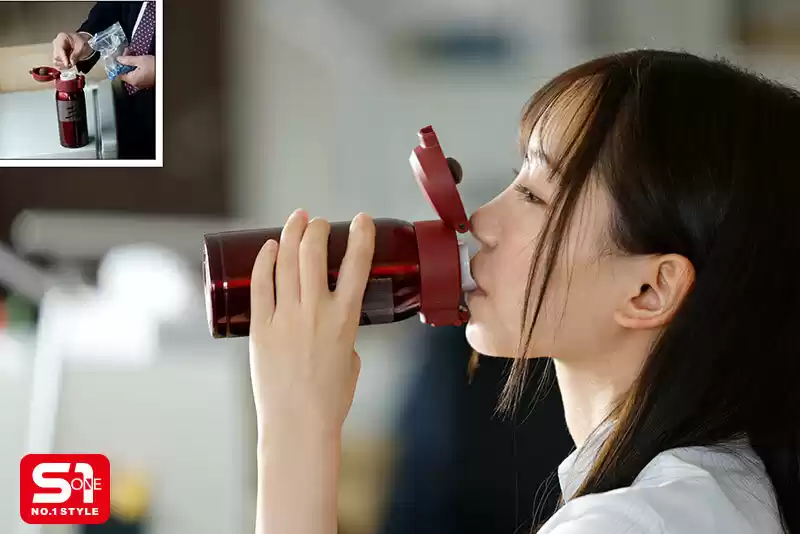 顔採用の新人OLは大嫌いなセクハラ上司に7日間こっそり媚薬を盛られ出張同行日にムラムラ爆発！キモいペニスが欲しくてたまらない。 三田真鈴