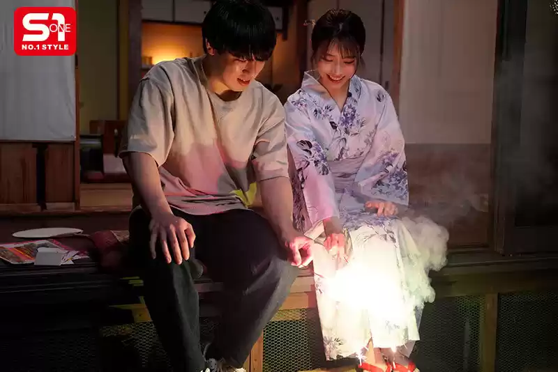 8月26日 花火大会の夜 ずっと両片想いだった僕らは結ばれ 十数年分の’好き’をぶつけ合うように身体を貪り合った 河北彩伽