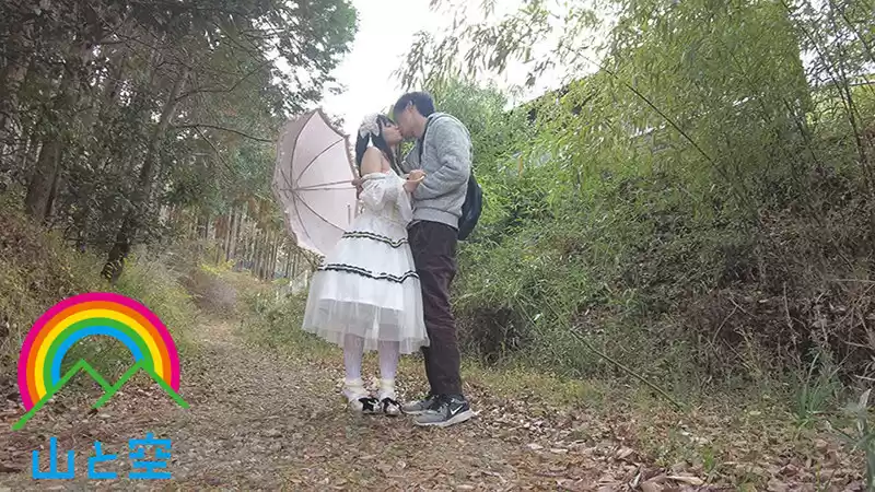 露出狂ロ●ータが、野外で痴女ってきた 花音うらら