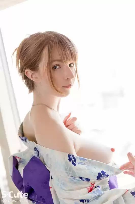 街で振り返るブロンド美人、中身は性欲モンスター ～噴き過ぎてスイマセン～ ジューン・ラブジョイ