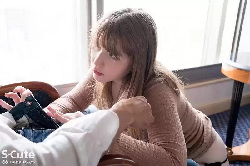 街で振り返るブロンド美人、中身は性欲モンスター ～噴き過ぎてスイマセン～ ジューン・ラブジョイ