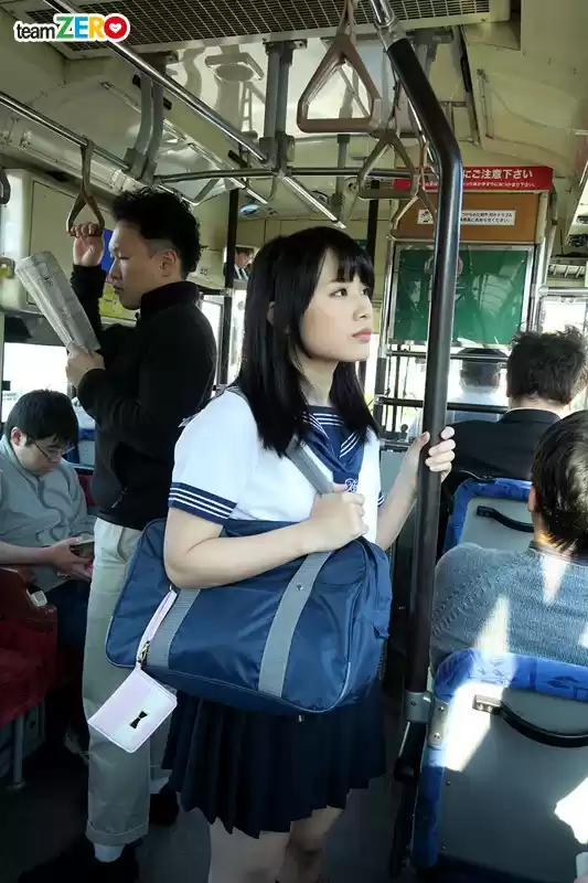 通学途中に痴●の手によって絶頂を教え込まれた女子校生 凉宮すず