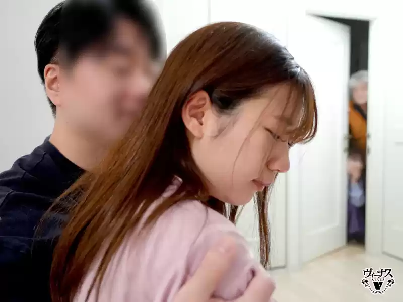 社内一キレイな先輩女子が早く結婚しろとうるさい両親を安心させるために恋人のフリを頼んだ後輩男子と実家に行ったら中出しセックスするハメに…何度もイカされて本当に好きになっちゃった 美月香織