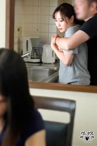 近ごろ豊満な熟女体型を気にしはじめた嫁の母が恥じらう姿に僕は勃起してしまった 川上ゆう