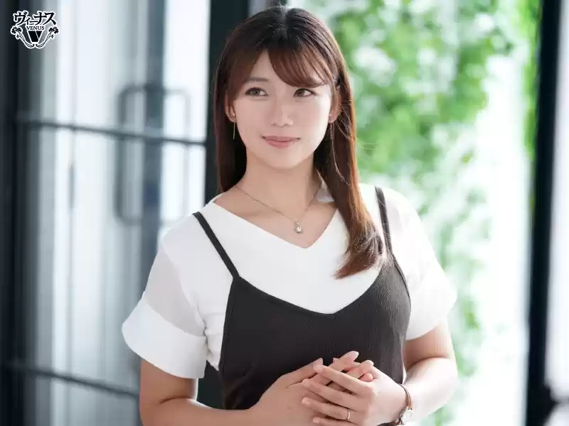 本物素人妻AV Debut！！五つ星ホテルの美人受付嬢は脱いだらスゴいぷっくりエロ乳輪 美月香織