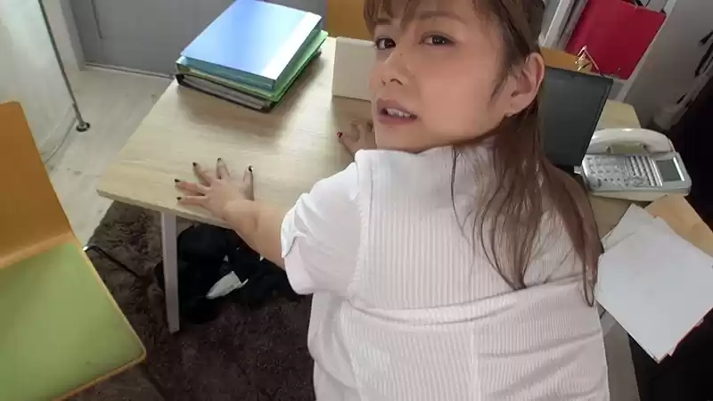 完全主観バイノーラル録音 勤務している会社で彼氏とオフィスでこっそりSEX 紺野ひかる